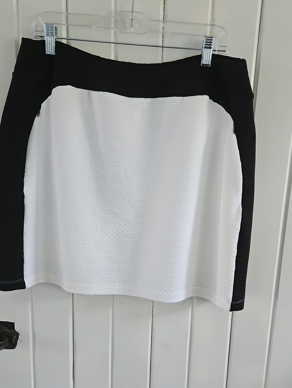 Tail Black and White Colorblock Golf Mini Skirt